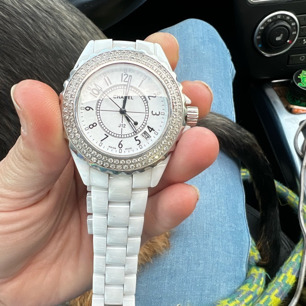 Chanel j12 watch - Picture 1 of 3
